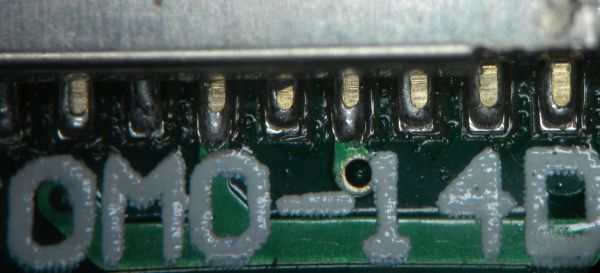 SOMO-14D, pattes connecteur "sim".